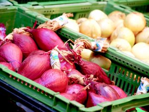 charismalook-carpaccio-zwiebeln-markstand-lugano