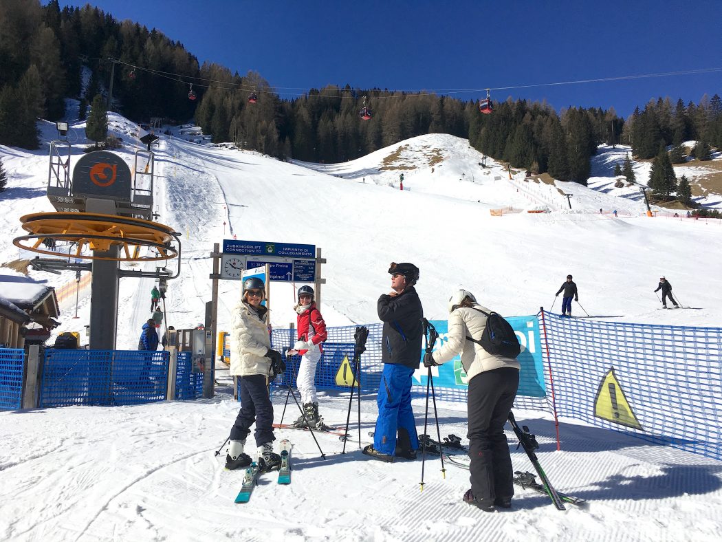 CharismaLook_Skilift_Skigruppe_Skistart_Ski_Skifahren
