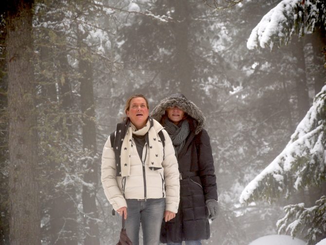 CharismaLook_Winterwald_Wintermärchen_Winterwandern_Schnee_Tannen_Berge_Skifahren