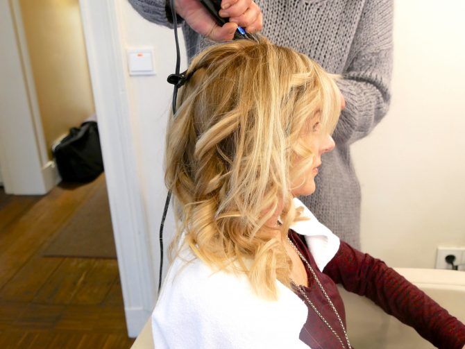 charismalook_glück_beachwaves_frisur_beauty_glätteisen_locken