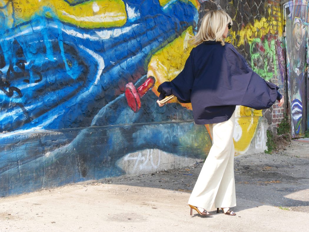 charismalook-anzug-pastell-bluse-aermel-blau-blond