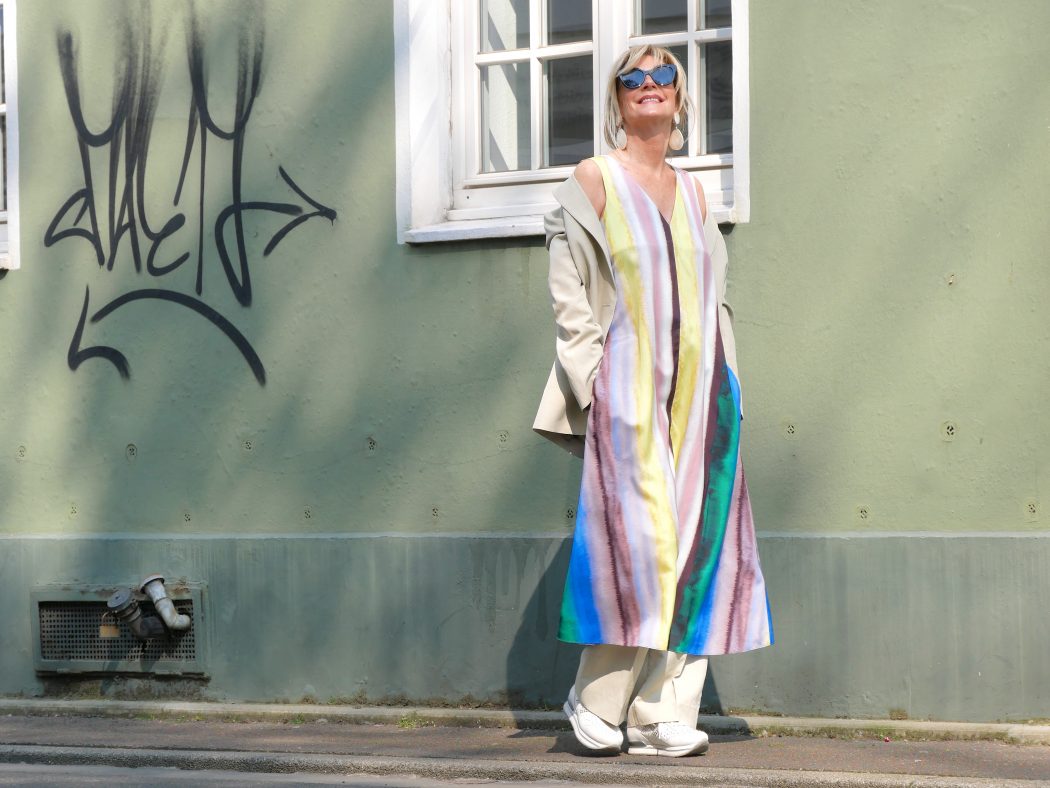 charismalook-anzug-pastell-mode-kleid-multicolor