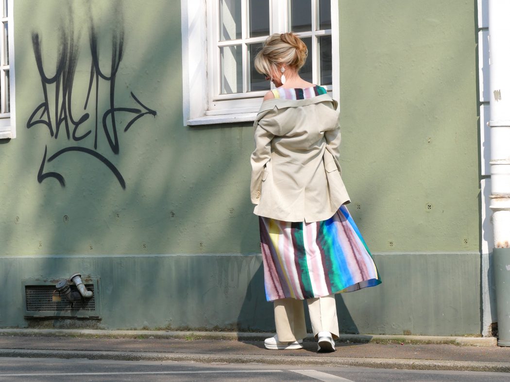 charismalook-anzug-pastell-mode-kleid-multicolor