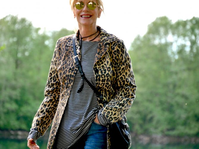 charismalook-skinny jeans-mode-styling-leoblazer-ringelshirt-tasche-sonnebrille