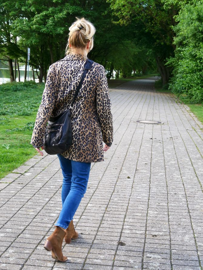 charismalook-skinny jeans-mode-styling-leoblazer-ringelshirt-denim