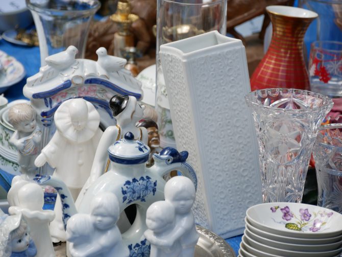 charismalook-flohmarkt-düsseldorf-messe-porzellan-kunst-kitsch