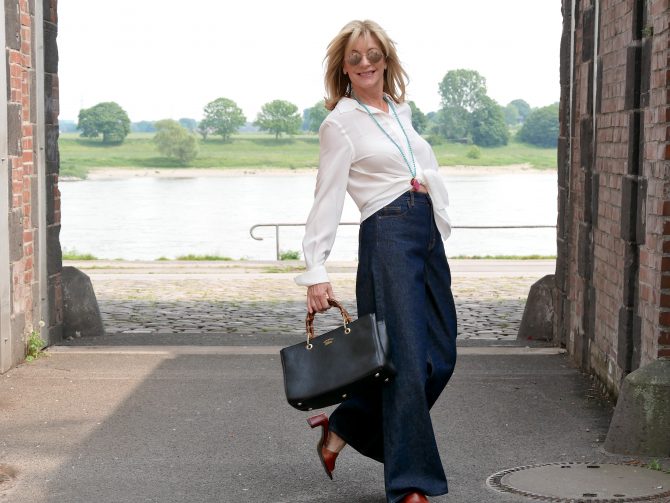 charismalook-volumen-jeans-rhein-freude-blond-mode