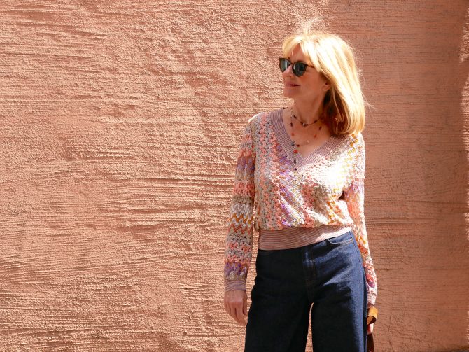 charismalook-volumen-jeans-mode-pulli-blond-beauty