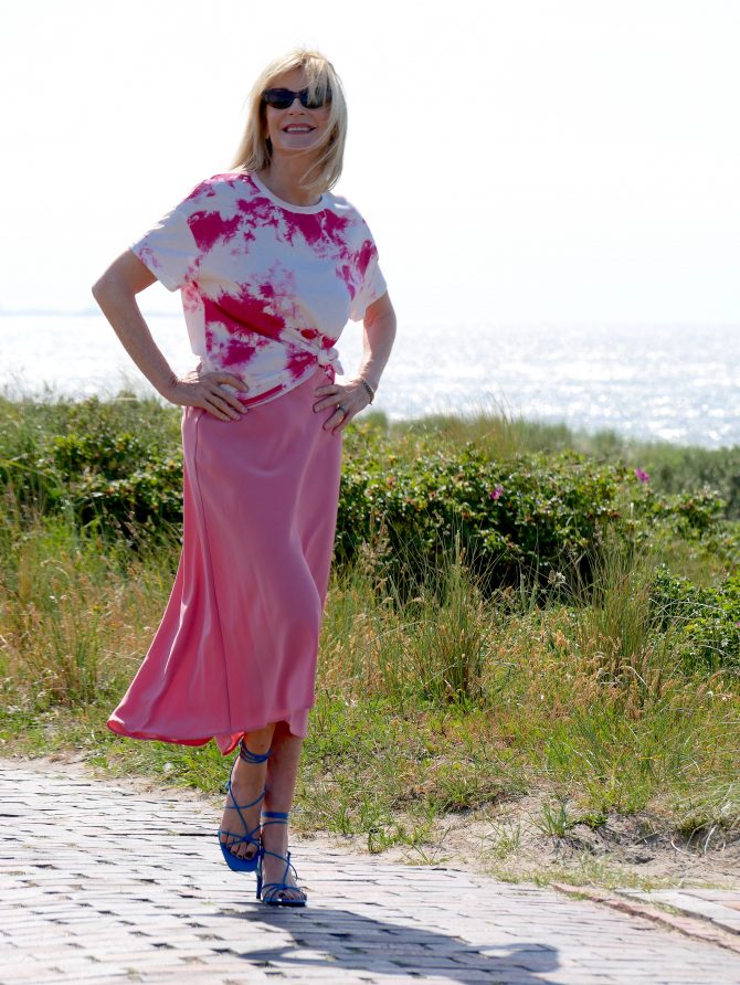 charismalook-3-faves-für-den-sommer-mode-shirt-rock-rosa-blau-sandalen