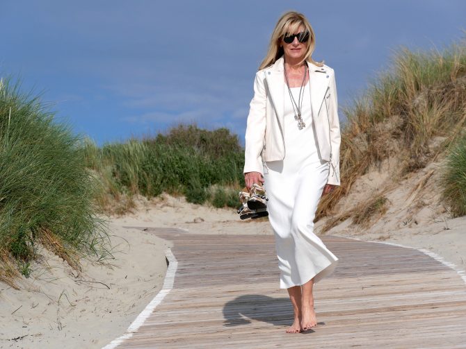 charismalook-3-faves-für-den-sommer-mode-strand-kleid-lederjacke