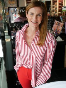 charismalook-job-make-up-fertig-foto-und-ab-ins-büro