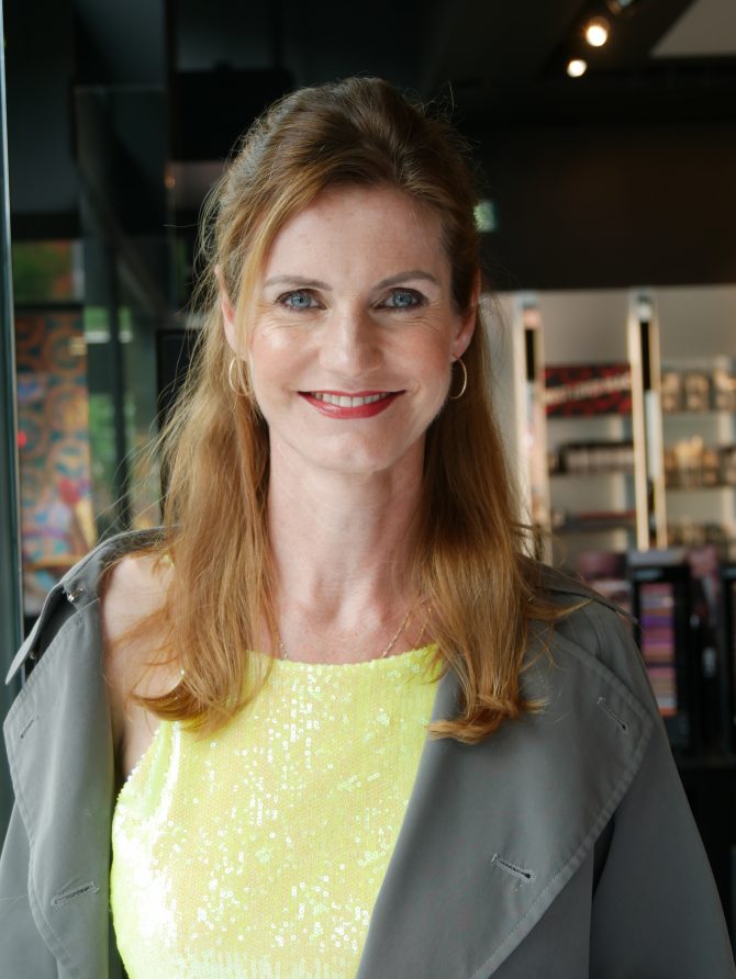 charismalook-job-make-up-beauty-abendlook-mode