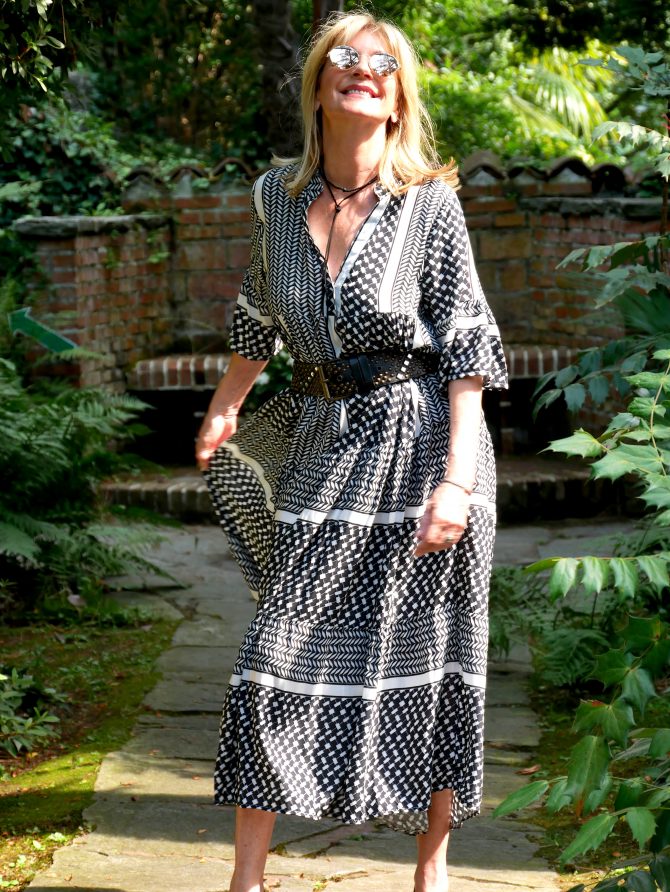 charismalook-maxistyle-mode-palikleid-gürtel-garten