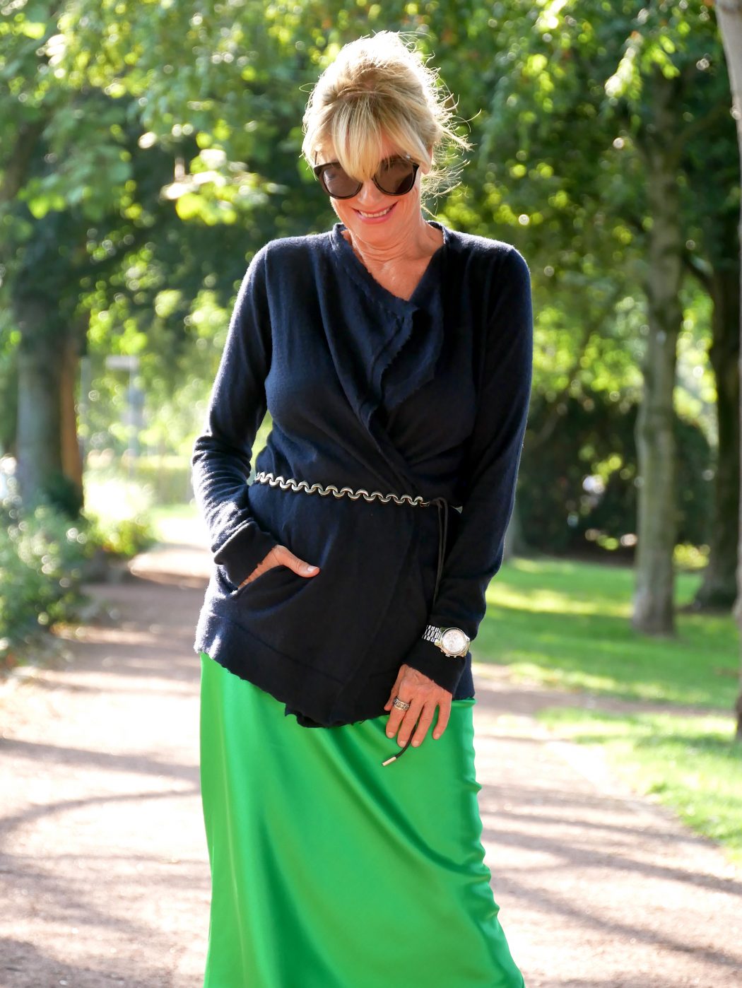 charismalook-neongrün-mode-rock-strickjacke-gürtel-blond