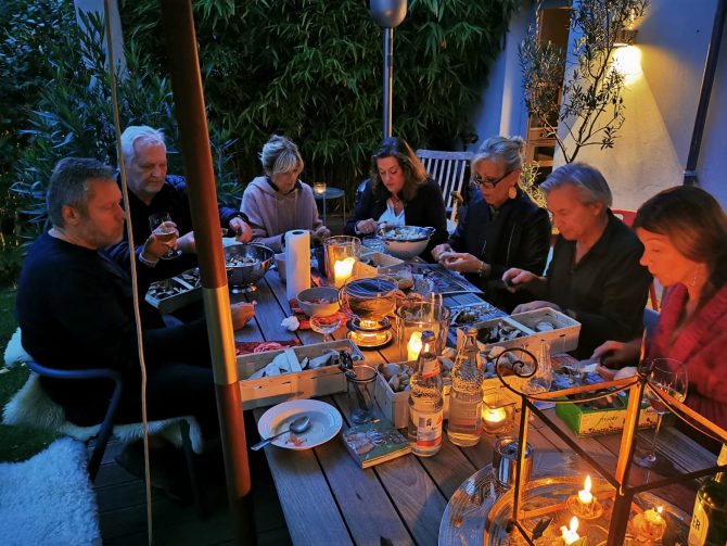 charismalook-pilzzeit-rezepte-freunde-pilze-putzen