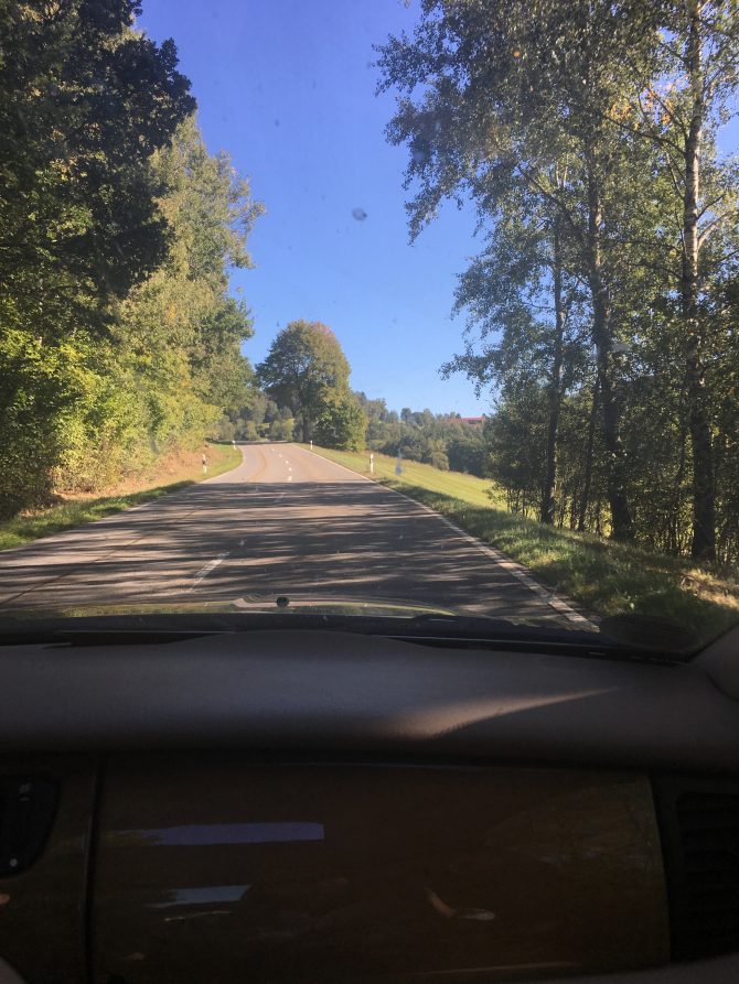 bayerischen-wald-urlaub-reise-auto-natur-sonne