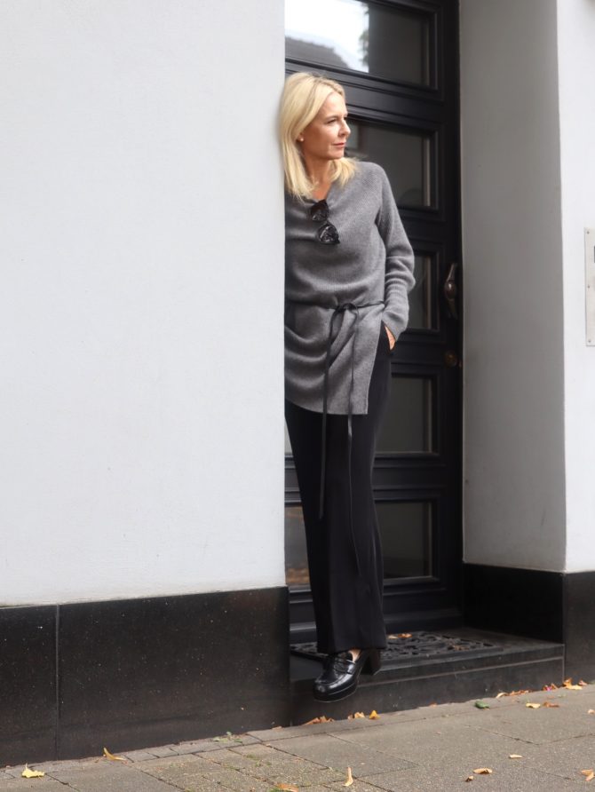 charismalook-lieblingsstück-mode-schlaghose-pulli-blond