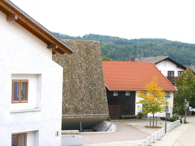 charismalook-bayerischen-wald-architektur-konzerthaus-blaibach-dorfmitte