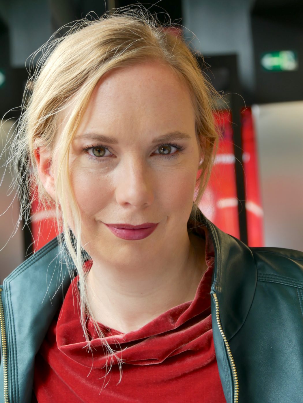 charismalook-vorher-nachher-make-up-lippenstift-rouge-wimperntusche