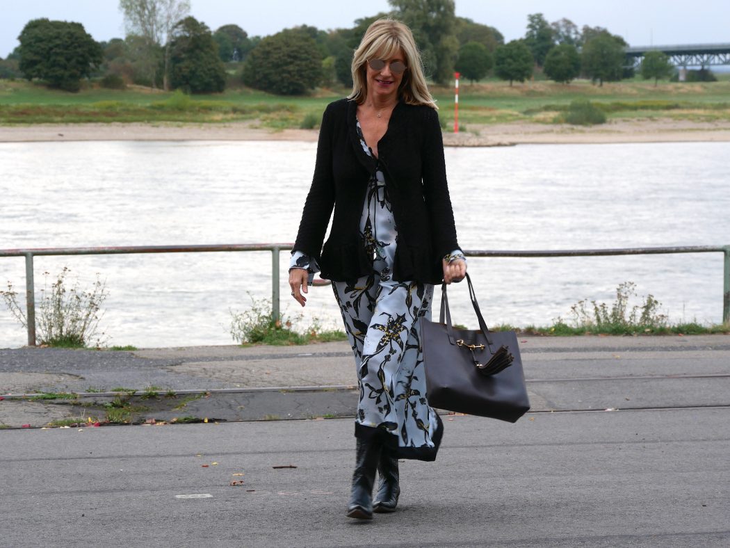 charismalook-soul-fashion-mode-kleid-strickjacke-tasche-boots