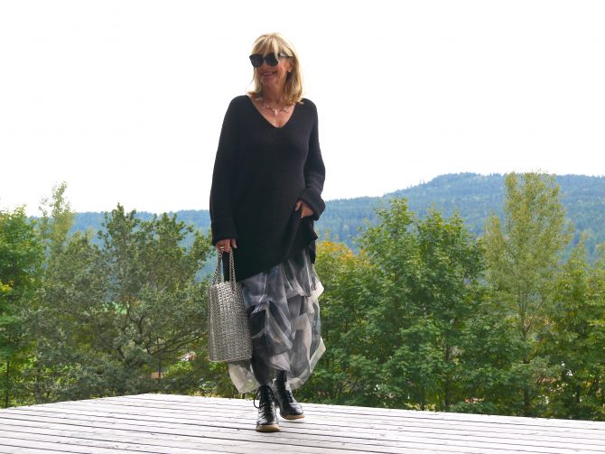 charismalook-soul-fashion-mode-tüllrock-longpulli-schwarz-stiefel