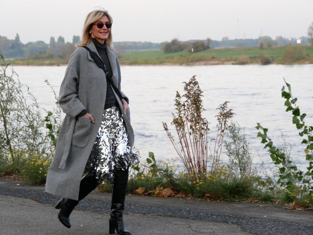 charismalook-pailletten-mode-rock-mantel-stiefel