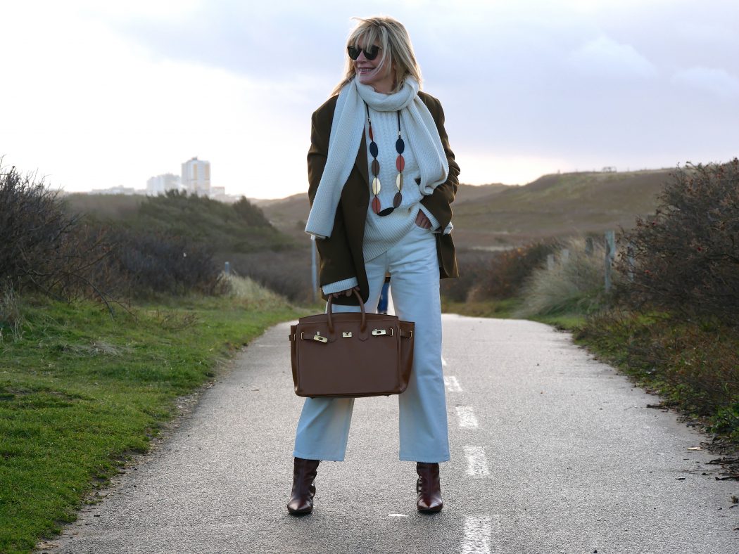 charismalook-stimmungsmacher-mode-beauty-weiß-trend-blond