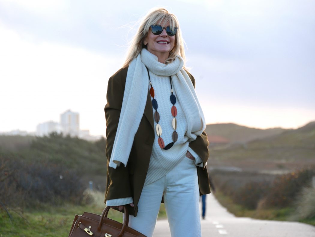 charismalook-stimmungsmacher-mode-beauty-dünen-weiß-blond-style