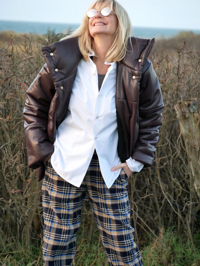 charismalook-stimmungsmacher-mode-beauty-blond-winter-style-karos