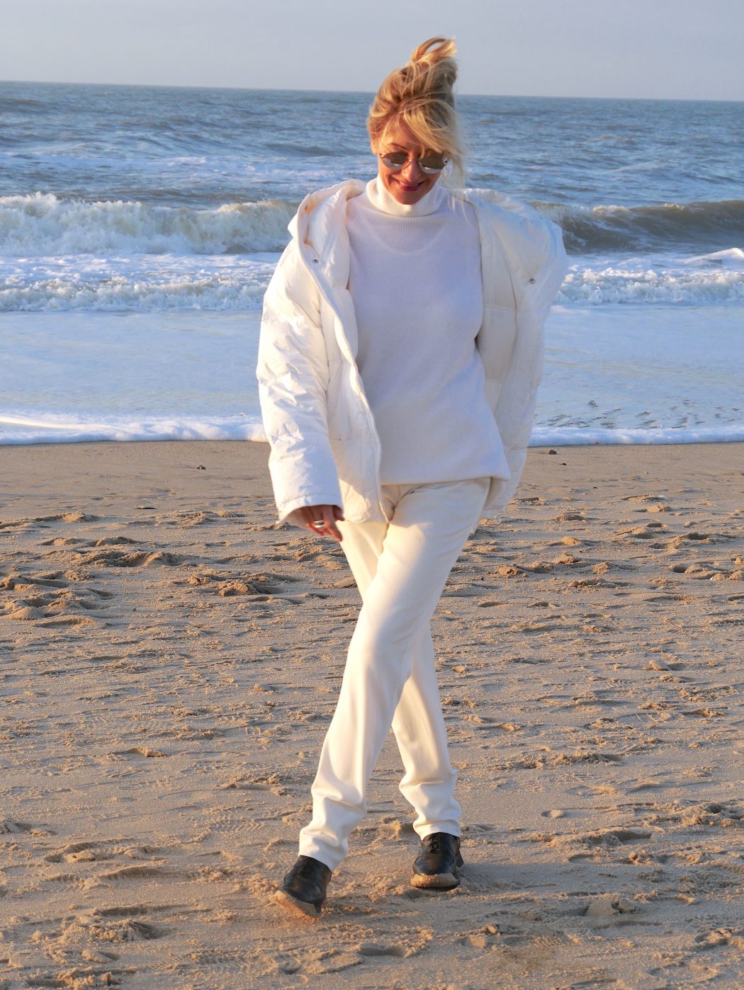 charismalook-stimmungsmacher-mode-weiß-strand-beauty-blond