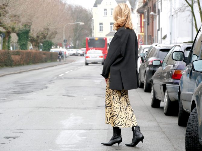charismalook-oversize-blazer-mode-rock-animalprint-stiefel-schwarz-blond