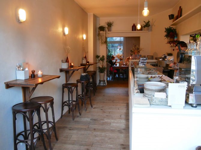 charismalook-porridge-café-ambiente-modern-einrichtung