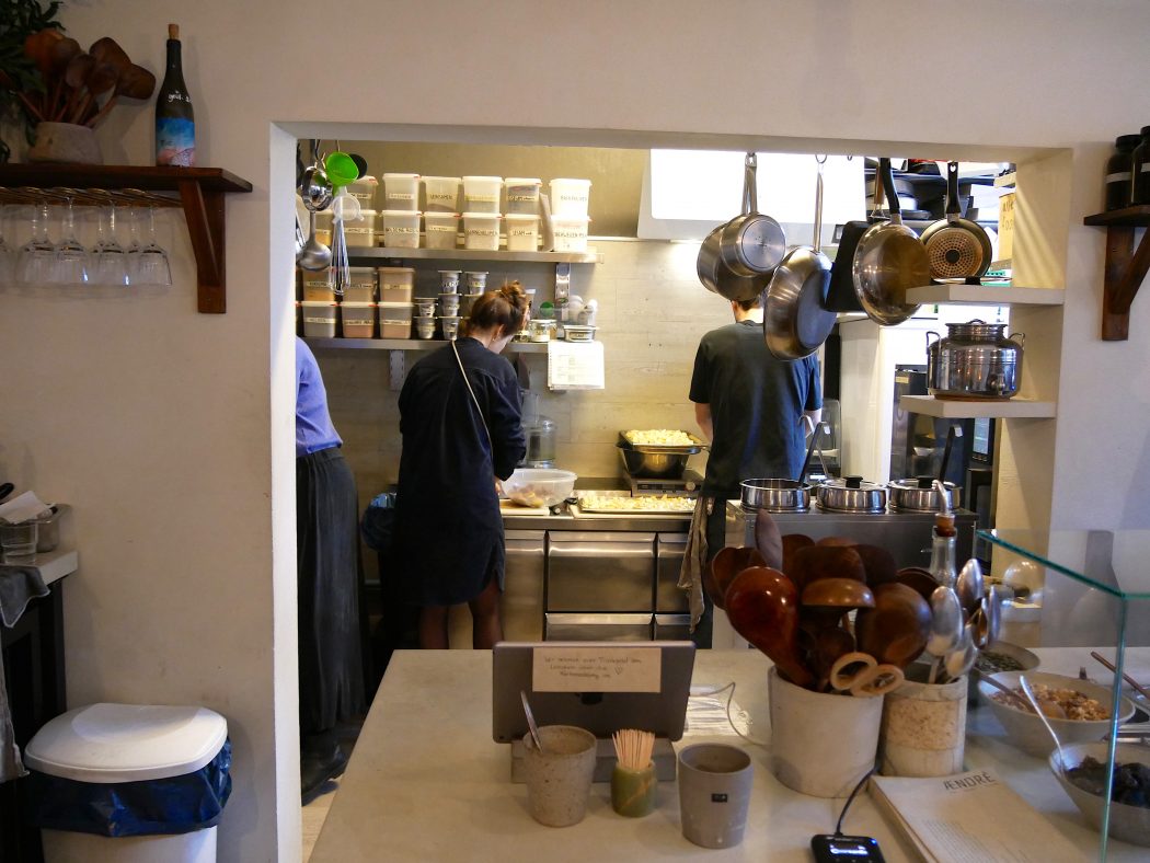 charismalook-porridge-vegan-bewusste-ernährung-frühstück-café-wohlfühlen