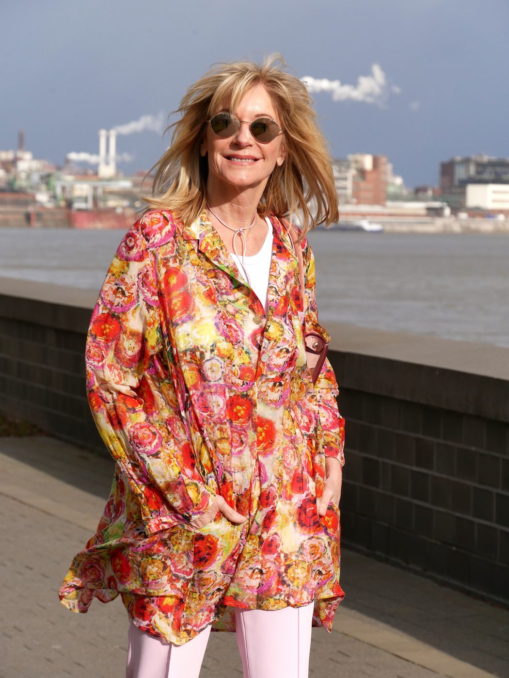 charismalook-rosa-blumenhemd-mode-styling-beauty-blond