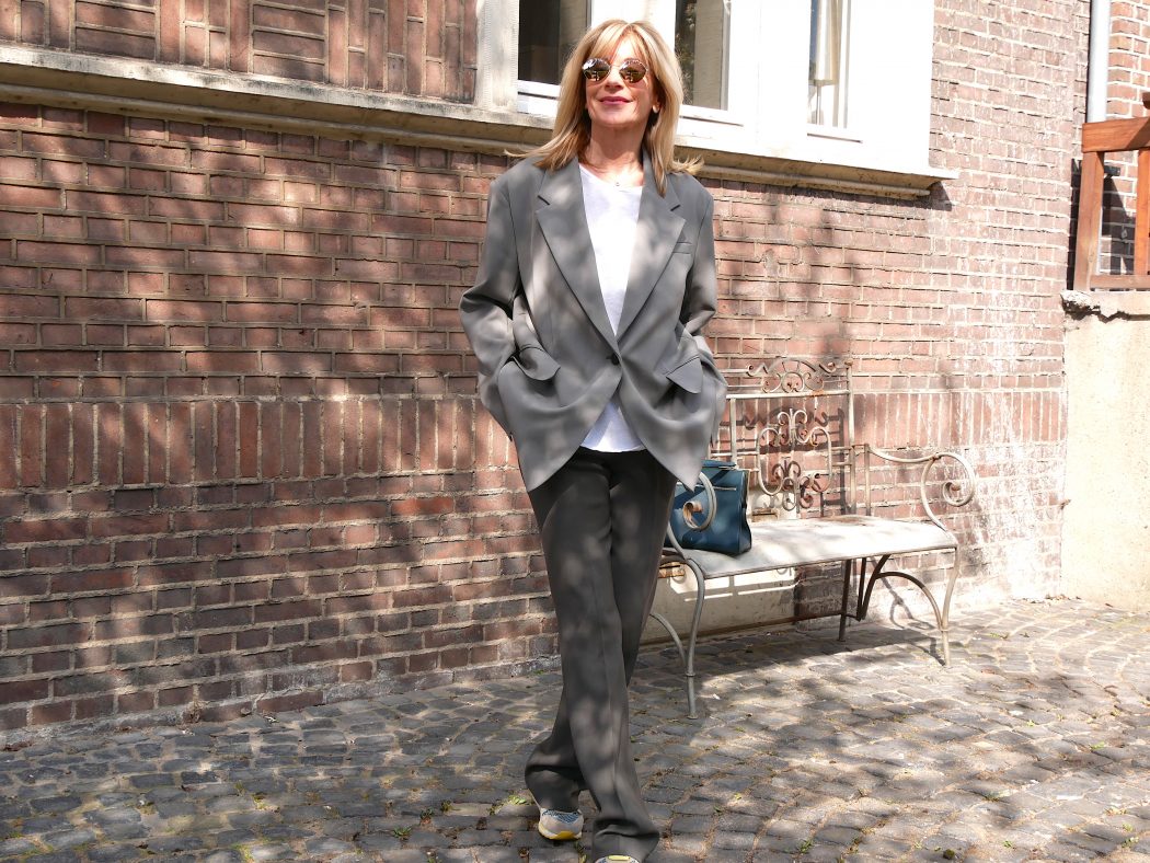 charismalook-suit-style-mode-trend-homeoffice-inspiration-corona