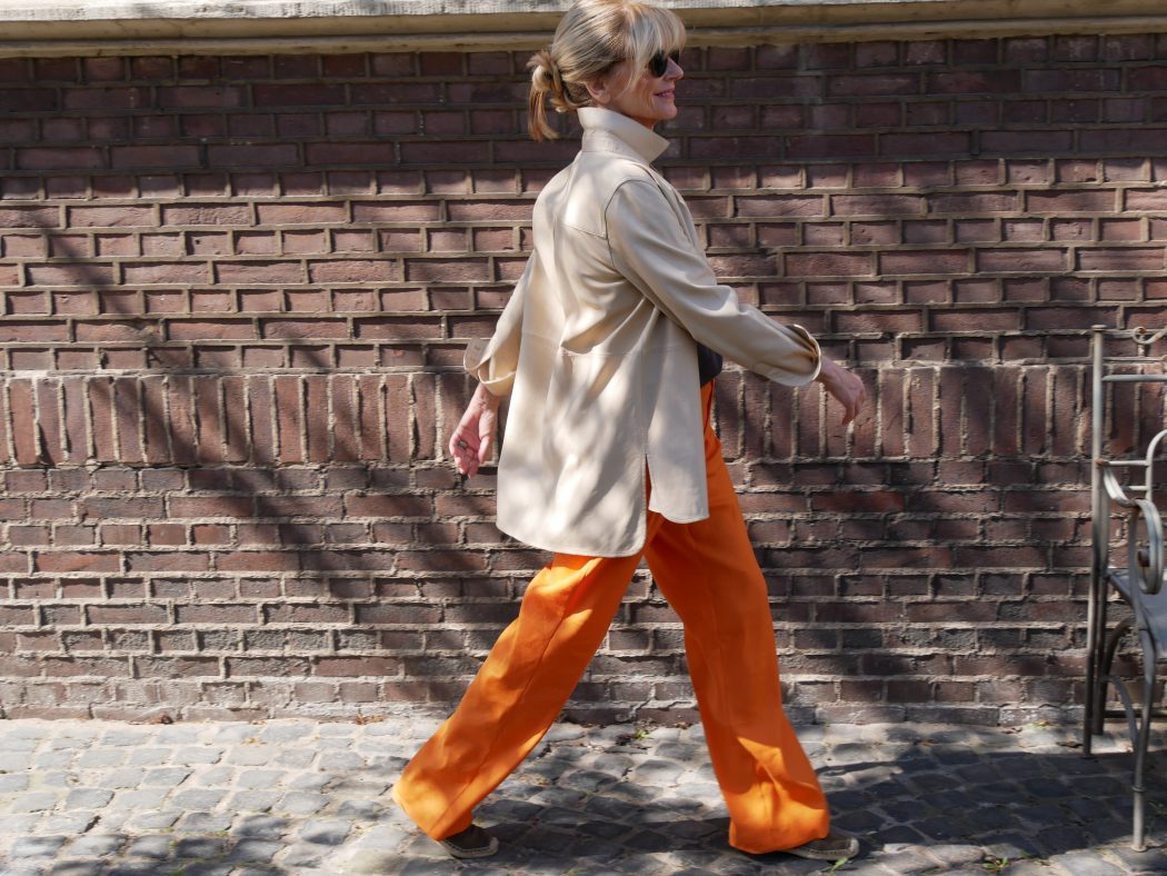 charismalook-key-pieces-orange-lederhemd-mode-outfit
