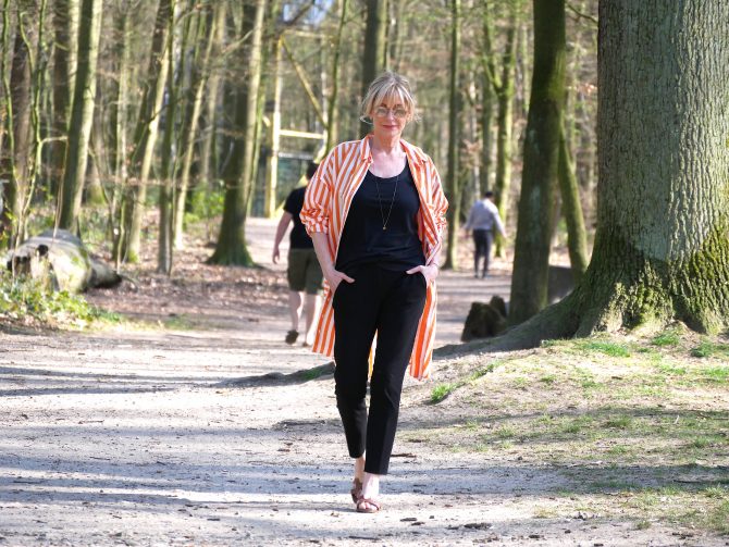 charismalook-orange-mode-frühling-looks-outfits-streifen-schwarz