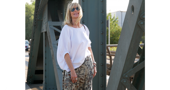 charismalook-beitragsbild-mode-bluse-rock-weiß-sommer