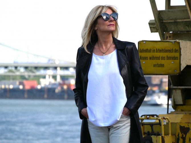 charismalook-bluse-outfit-styling-leder-weiß