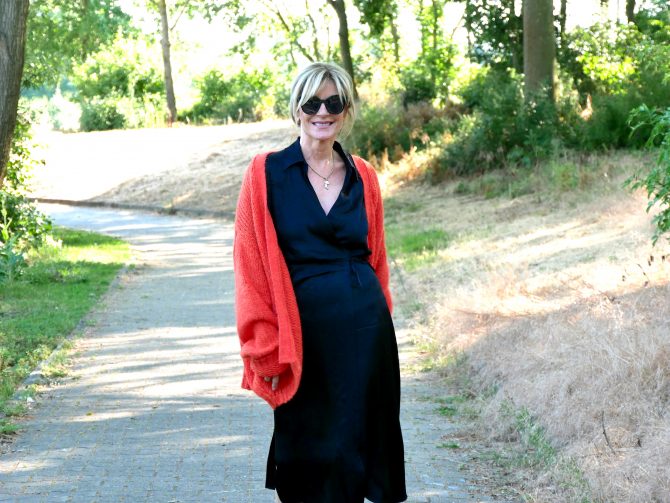 charismalook-schwarz-mode-neu-sommer-highlight-sosue-sommer