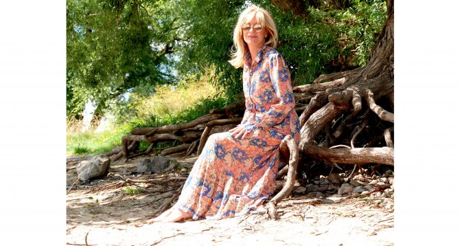 charismalook-maxikleid-moed-sommer-inspiration-looks-designer