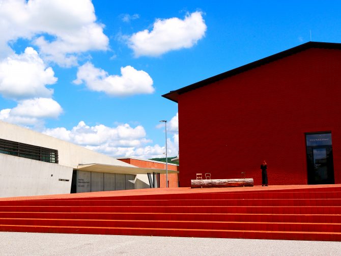 charismalook-krone-kunst-natur-vitra-design-museuem