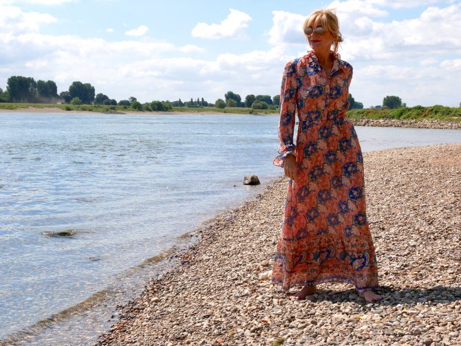 charismalook-maxikleid-sommer-mode-style-look-inspiration-designer