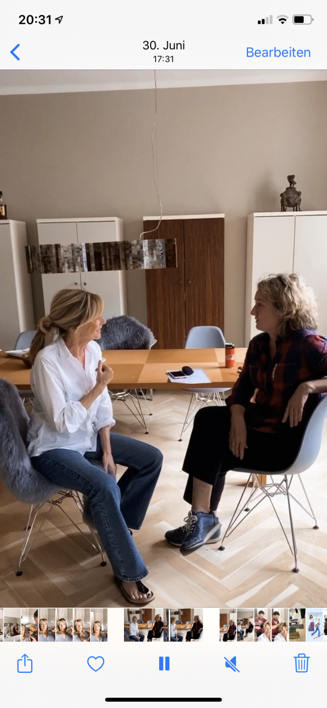 charismalook-donna-stilvorbild-mode-produktion-zuhause-interview