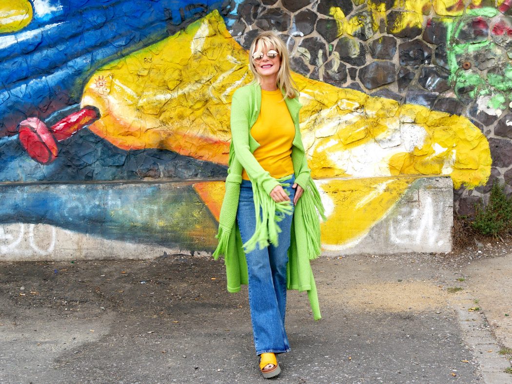 charismalook-herbsttipp-grün-mode-styling-neon-strick