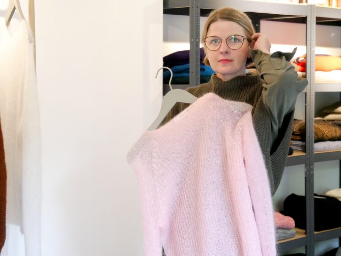 charismalook-karin-rocke-mode-styling-shopping-pullover-porträt