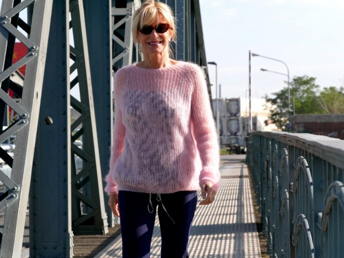 charismalook-pullover-trend-mode-rosa-leggings-blau