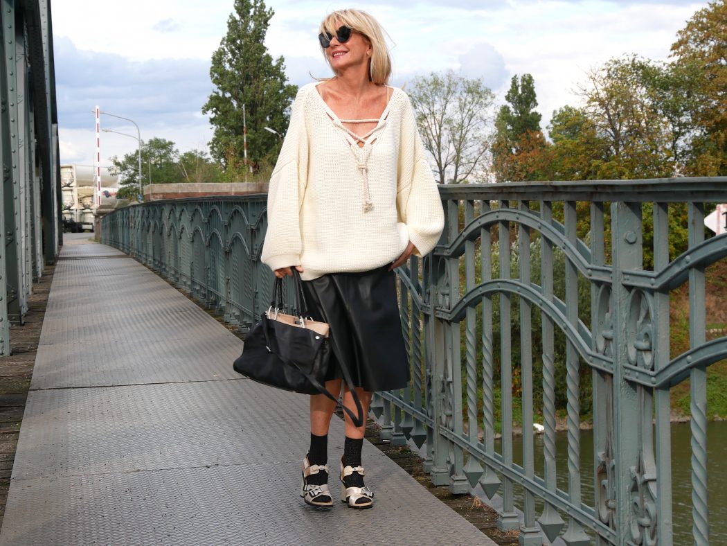 charismalook-pullover-mode-herbst-trend-weiß-outfit