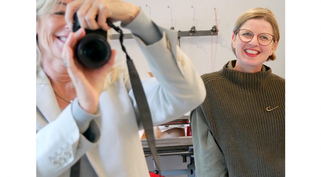 charismalook-karin-rocke-beitrag-pullover-porträt-interview