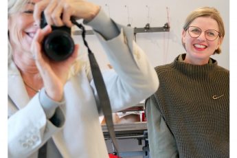 charismalook-karin-rocke-beitrag-pullover-porträt-interview